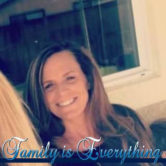 Profile Picture of Tammy Scriven (@tammyez3) on Poshmark