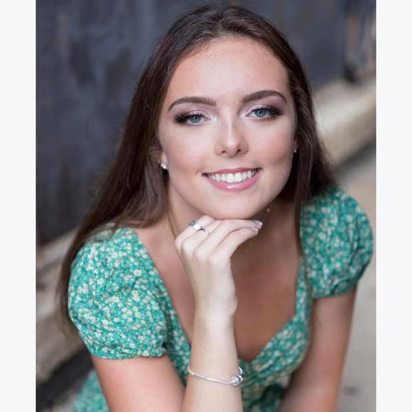 Profile Picture of Avery Dunnican (@averydunnican) on Poshmark