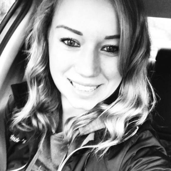 Profile Picture of Katie Schork (@kschork1993) on Poshmark