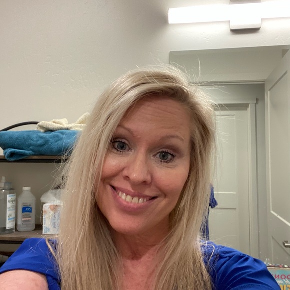 Profile Picture of Stacy Slazas (@sunshinestacy71) on Poshmark