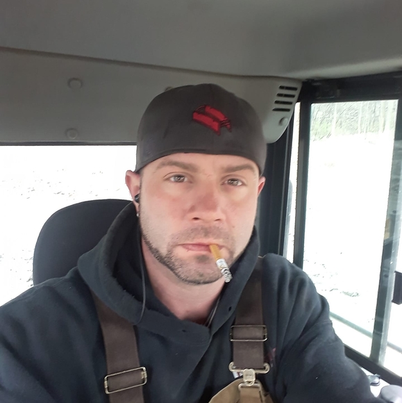 Profile Picture of David Koslek (@davidkoslek1979) on Poshmark