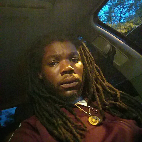 Profile Picture of John Hutcherson (@kashbhs) on Poshmark