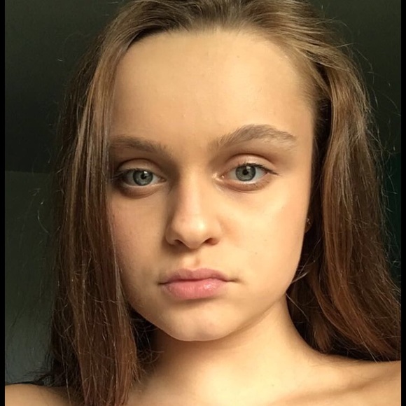 Profile Picture of Alexa Peck (@alexapeck) on Poshmark