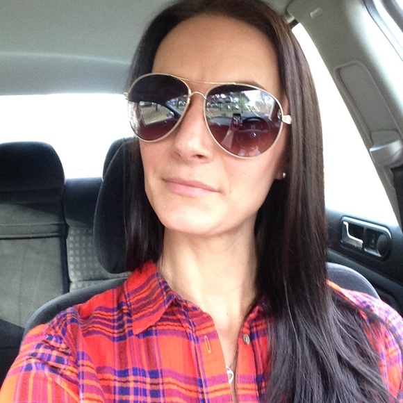 Profile Picture of Kate Kyte (@kt101685) on Poshmark