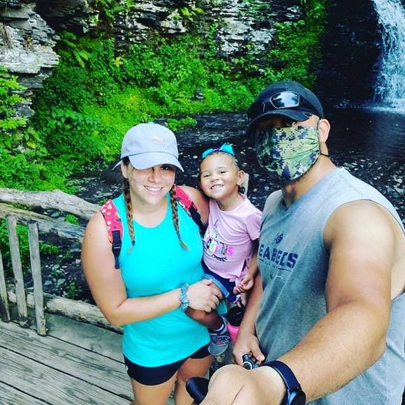 Profile Picture of Michele Heather (@mhalemano) on Poshmark