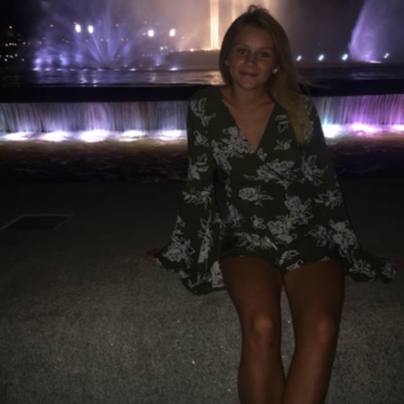 Profile Picture of Darlene Deblauwe (@darlenedeblauwe) on Poshmark