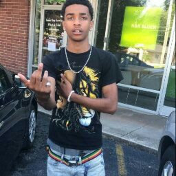 Profile Picture of Micah Grim (@_li9th) on Poshmark