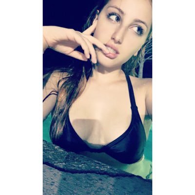 Profile Picture of Destinee (@destinee_wavrin) on Twitter