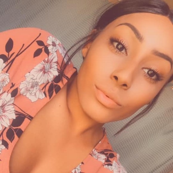 Profile Picture of Kresha Hughes (@kreshahughes) on Poshmark