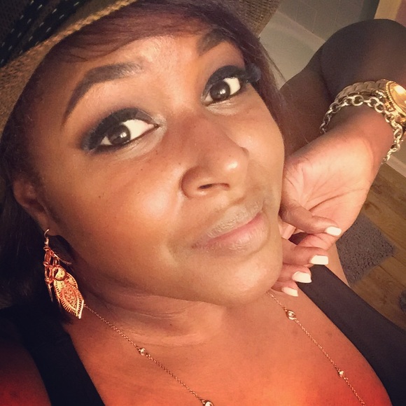 Profile Picture of Kevina Presley (@laxqtpie) on Poshmark