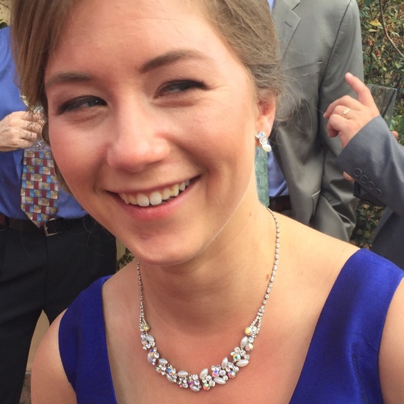 Profile Picture of Laura Groomes (@lauragroomes) on Poshmark