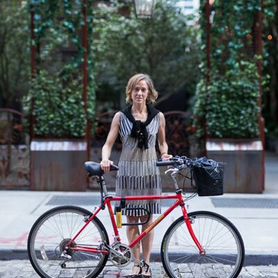 Profile Picture of Janet Liff (@JanetLiff) on Twitter