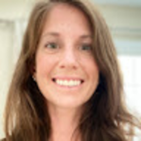 Profile Picture of Esther Malwitz (@esthermalwitz) on Poshmark