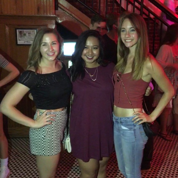 Profile Picture of Nicole Verkamp (@nicolemichellev) on Poshmark