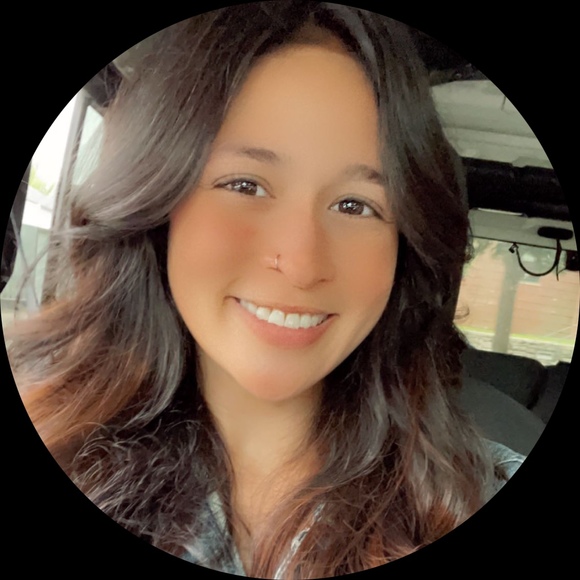 Amanda Utz - Poshmark Profile Picture of Amanda Utz (@amandautz) on Poshmark