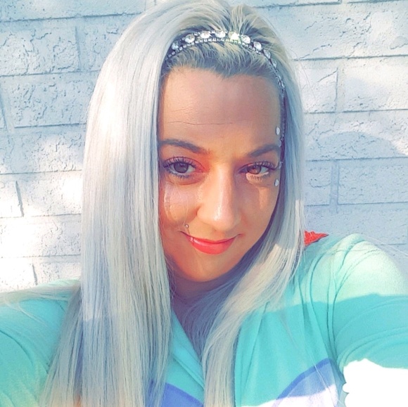 Profile Picture of Candice Schioppa (@ceyonceshope) on Poshmark