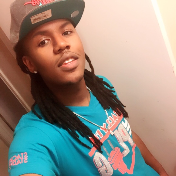 Profile Picture of Blake Freeman (@stackz601) on Poshmark