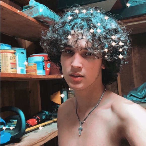 Profile Picture of Cavin Craft (@lulcrudda) on Poshmark