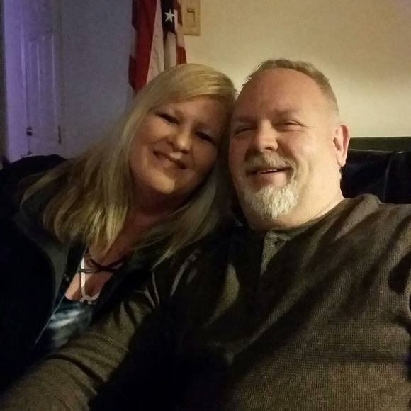 Profile Picture of Holly Thomas-hollis (@hollyt428) on Poshmark