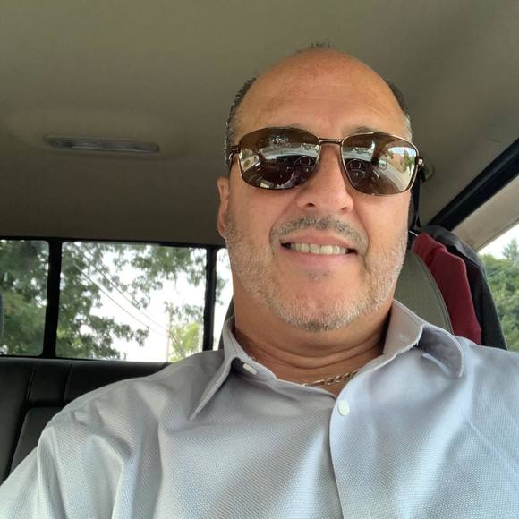 Profile Picture of Stephen Demagistris (@sdemo1969) on Poshmark
