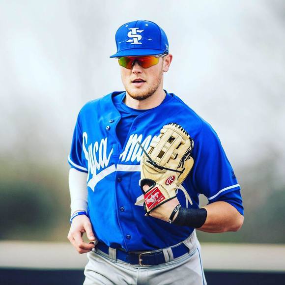 Profile Picture of Dane Tofteland (@dtofteland) on Poshmark