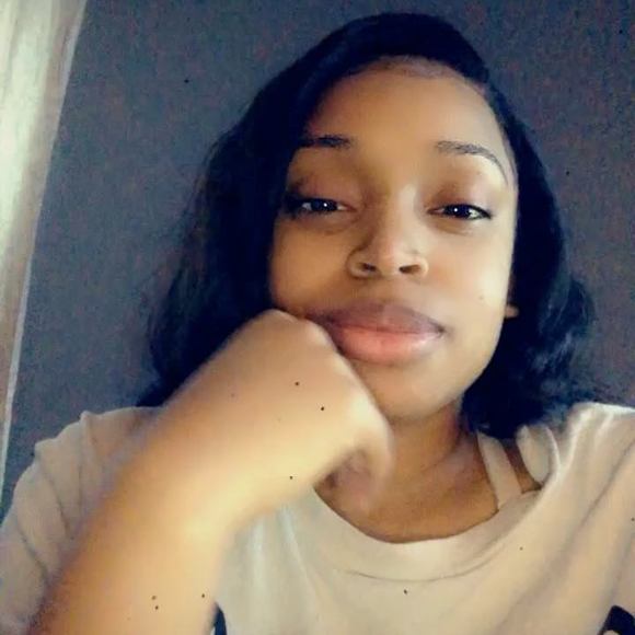 Profile Picture of Dawnesha Woolfork (@dawnesha2016) on Poshmark