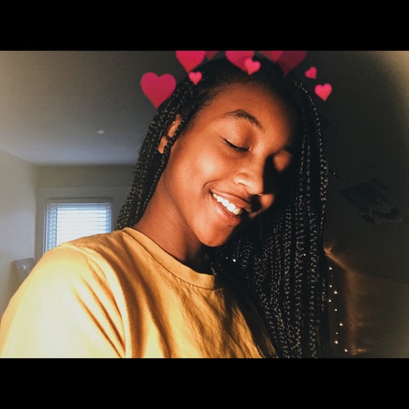 Profile Picture of Kylee Stowers (@kai27s) on Poshmark