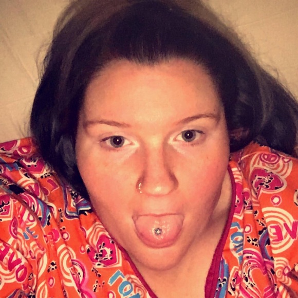 Profile Picture of Lashia Flanagan (@lashia1977) on Poshmark