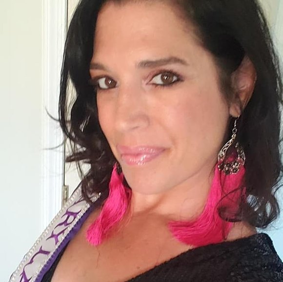 Profile Picture of Jennifer Wakefield (@jenniferwakefie) on Poshmark