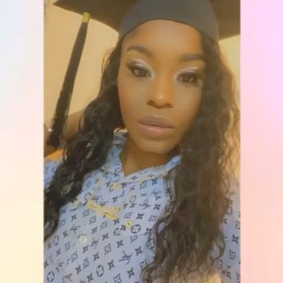 Profile Picture of Shereece Sharpe (@shereecesharpe) on Poshmark