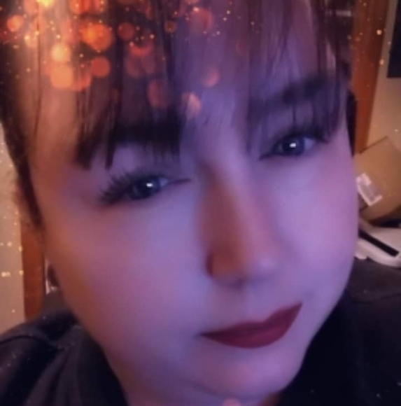 Profile Picture of Crystal Crombie (@crystal_crombie) on Poshmark
