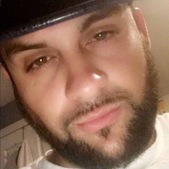 Profile Picture of Joey Hernandez-travers (@joey508805) on Poshmark