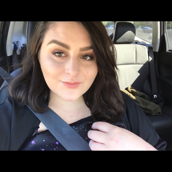 Profile Picture of Haley Castro (@haley_castro) on Poshmark