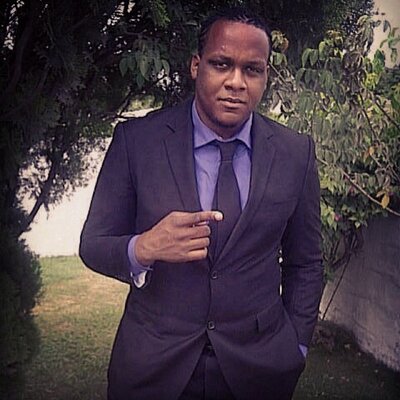 Profile Picture of Robert RAE Edwards (@RAE_UVE) on Twitter