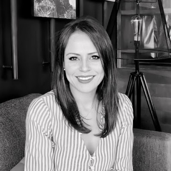 Profile Picture of Nora Ramirez (@norisssr36) on Poshmark