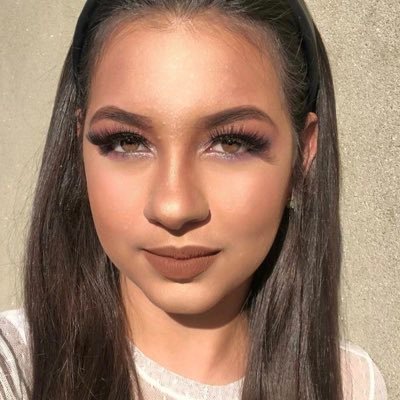 Profile Picture of Mariana Eliza Herzogenrath (@MarianaaEliza) on Twitter