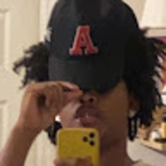 Profile Picture of Kyle Eubanks (@kjeubanks04) on Poshmark