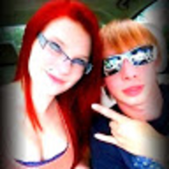 Profile Picture of Victoria Beston (@victoriabeston) on Poshmark