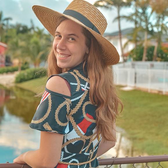 Profile Picture of Janessa Rosiak (@jmrosiak) on Poshmark