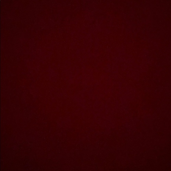 Profile Picture of Daniela Flores (@daniflores552) on Poshmark