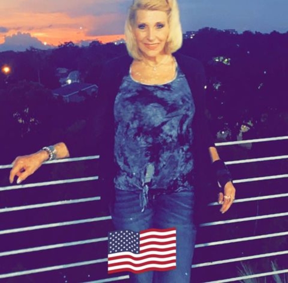 Profile Picture of Lisa Shattles manes (@lisamanes33) on Poshmark