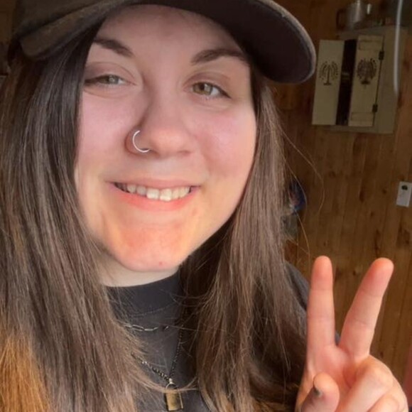 Profile Picture of Nevaeh Lindemuth (@nevxsells) on Poshmark