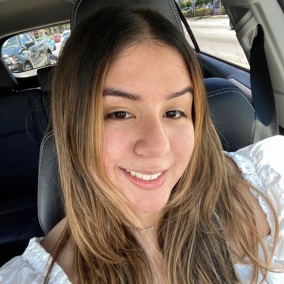 Profile Picture of Jackeline Miranda (@jackelineom) on Poshmark