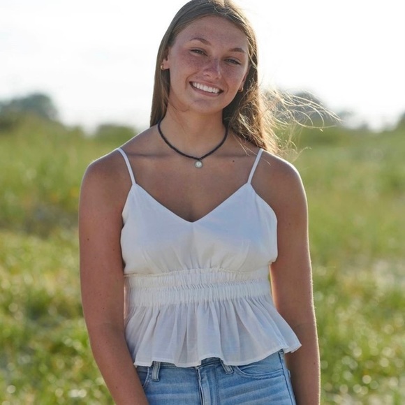 Profile Picture of Katie Felsmann (@katief9012) on Poshmark