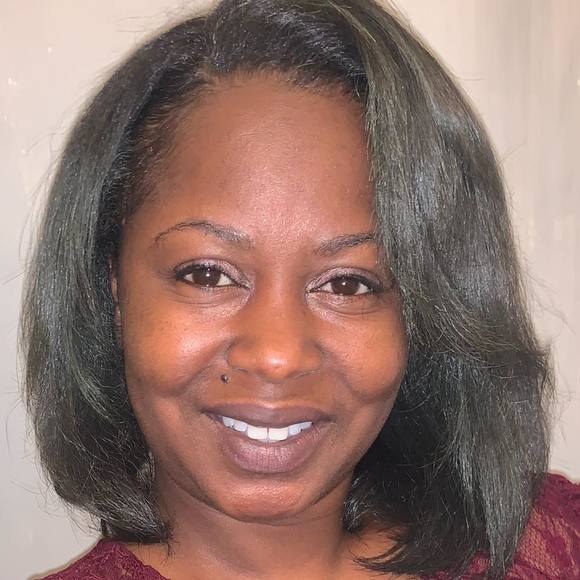 Profile Picture of Nakeia Simmons (@keias) on Poshmark