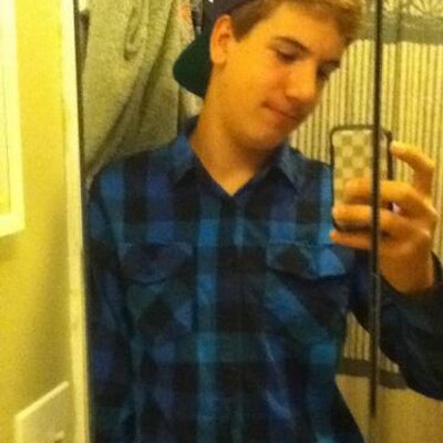 Profile Picture of Joshua Lamoureux (@JoshuaKr3w) on Twitter