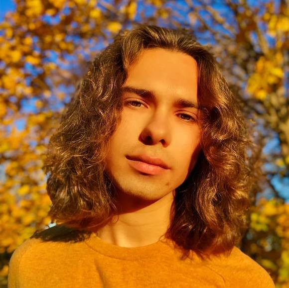 Profile Picture of Josh Zuckermann (@zmann97) on Poshmark