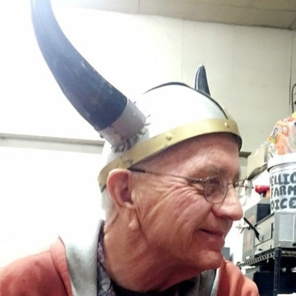 Profile Picture of Jessica Spellious (@j_spellious) on Poshmark