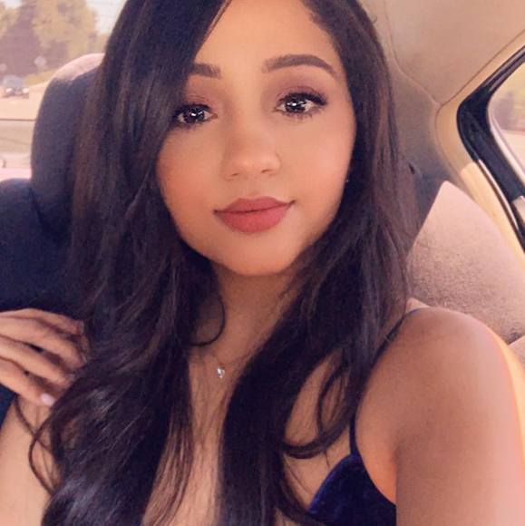 Profile Picture of Sonia Lua (@sonia_lua) on Poshmark