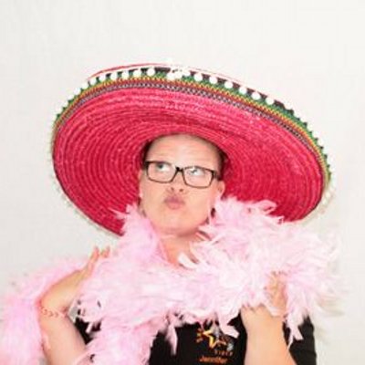Profile Picture of Jennifer Swift (@ssboothphoto) on Twitter